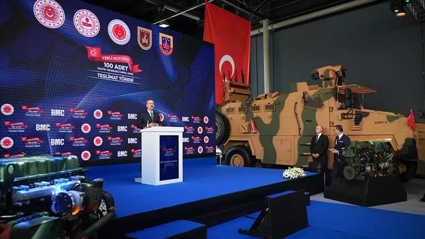 100 adet yerli motorlu taktik tekerlekli zırhlı aracı Kara Kuvvetleri Komutanlığı ve Jandarma Genel Komutanlığı’na teslim edildi.